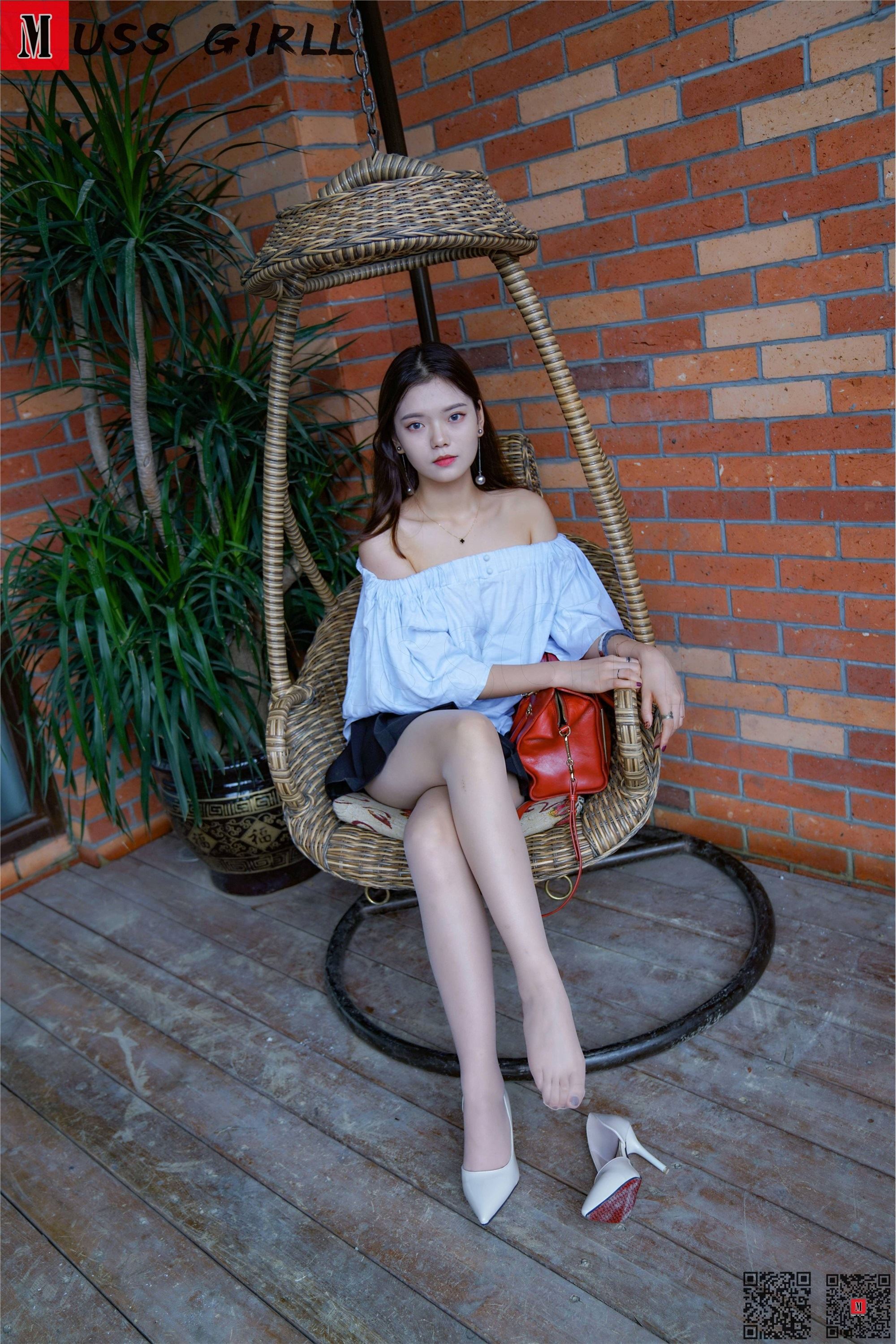 MussGirl慕丝女郎  NO.158 吊椅百褶裙肉丝